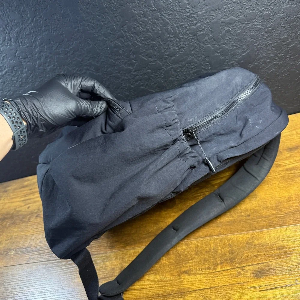 Athleta‎ Kinetic Black Nylon Backpack Padded Laptop Sleeve Womens OS